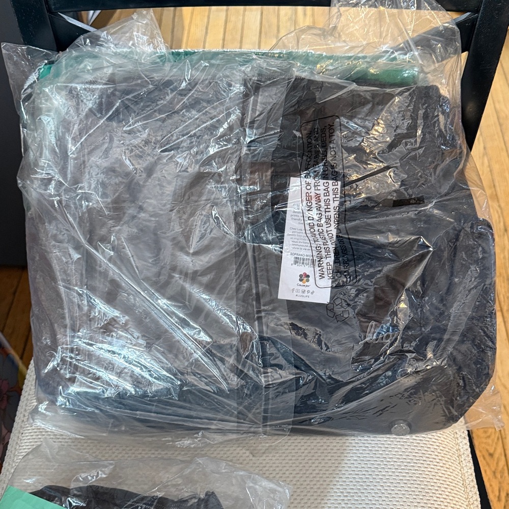 Lug Soprano Tote Bag Kelly Green or Black NWT - Picture 16 of 16